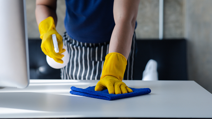 4 Ways To Maintain Cleanliness Between Office Cleanings