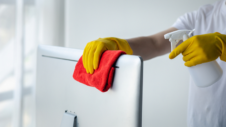 6 Time-Saving Office Cleaning Hacks for Busy Professionals